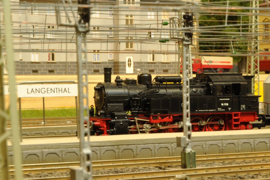 Dampflok im Bahnhof Langenthal
